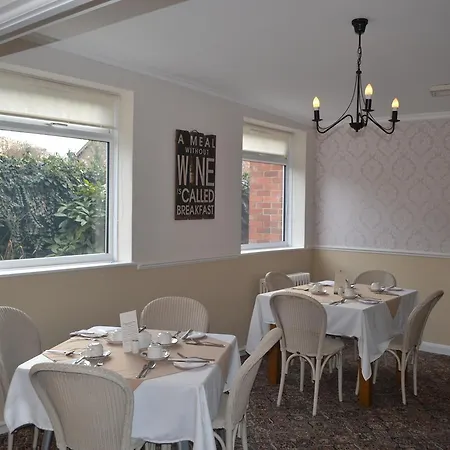 Blakeney House 4*