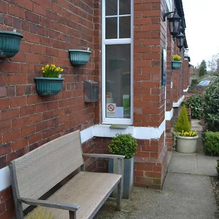Blakeney House 4*
